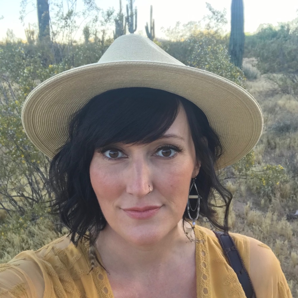 Meet your Posher, Olivia